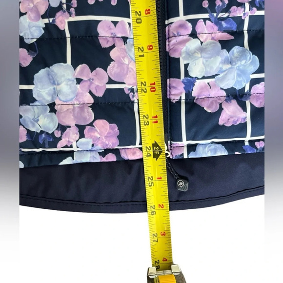 NEW Ladies Peter Millar Outdoor/Golf Hybrid Quilted Navy Floral Full Zip Jacket - Picture 12 of 12